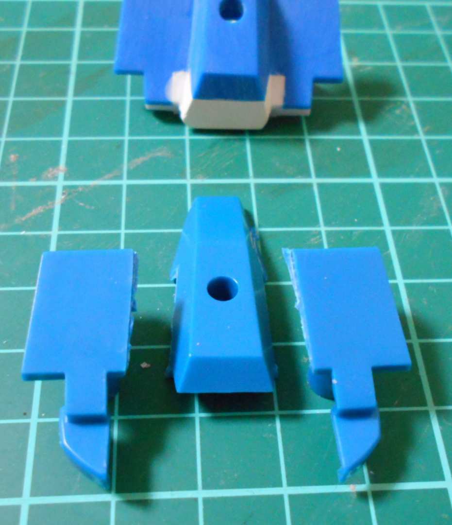 ベストを尽くせ! | 旧キットSガンダムをカッコよく作る – 胴体編03 –DSCN4510 ベストを尽くせ! | 旧キットSガンダムをカッコよく作る – 胴体編03 –DSCN4510